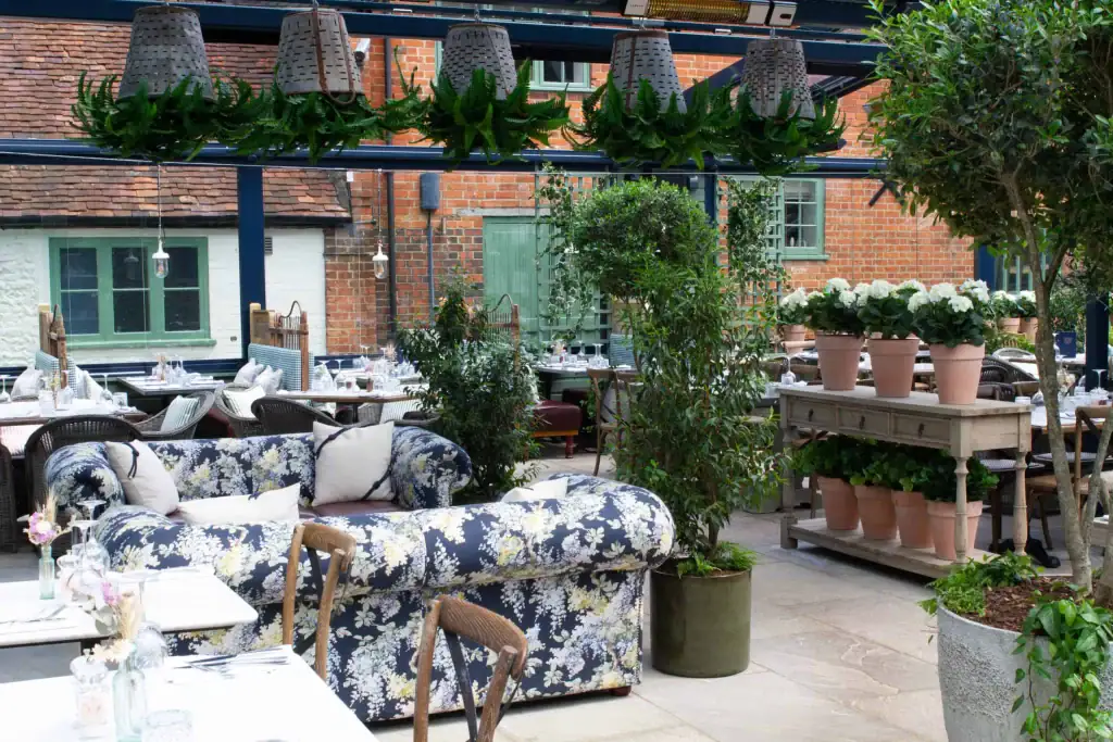 Live and artificial plants installed by I want plants at the bull pub in henley