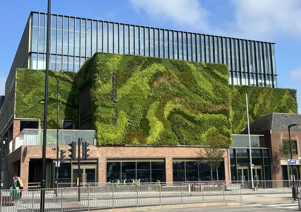 Foundation HYVERT living wall in Altrincham by I Want Plants Full installation