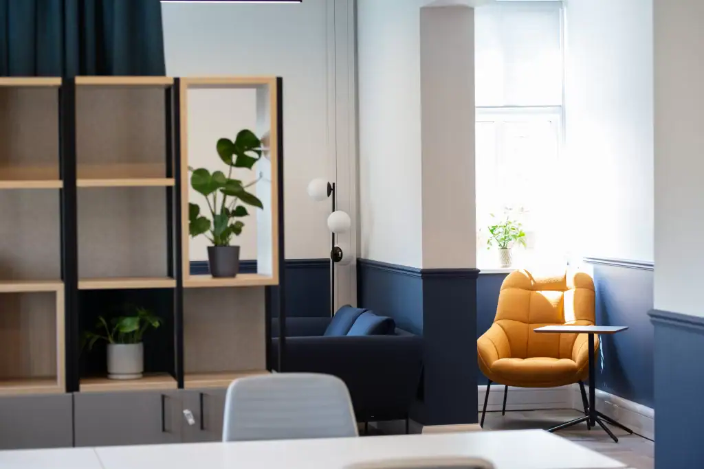 live plant on shelf in office from i want plants