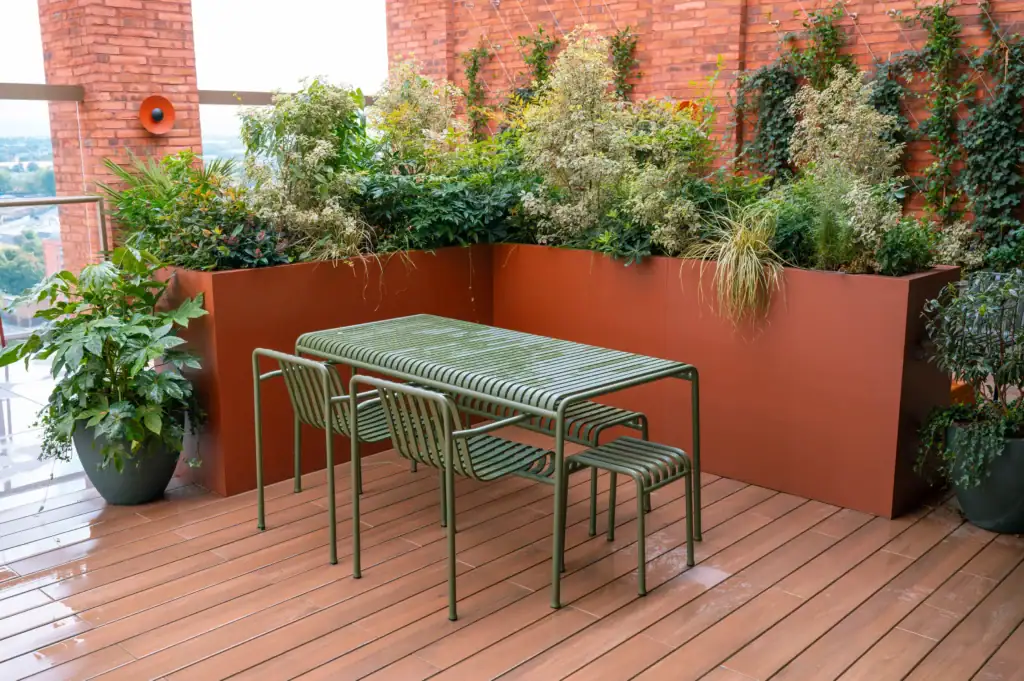 3 Circle Square Roof Terrace Plants by I want plants