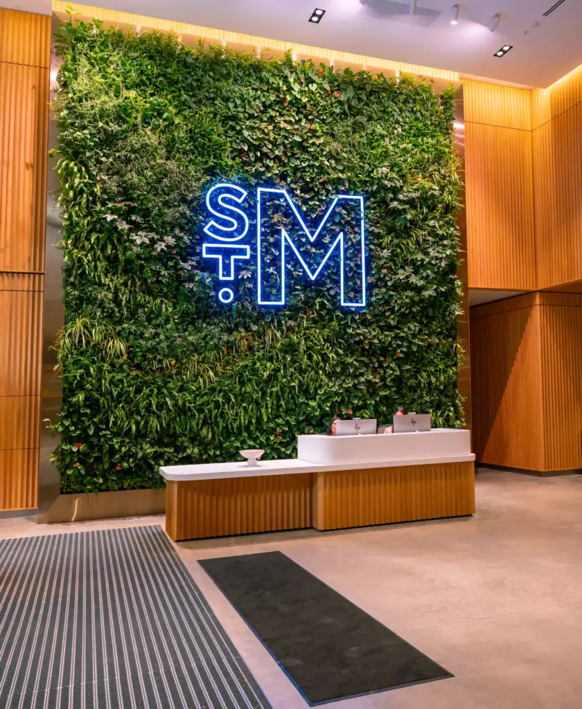 No 1 St Michaels Reception Area with HYVERT.AI living wall